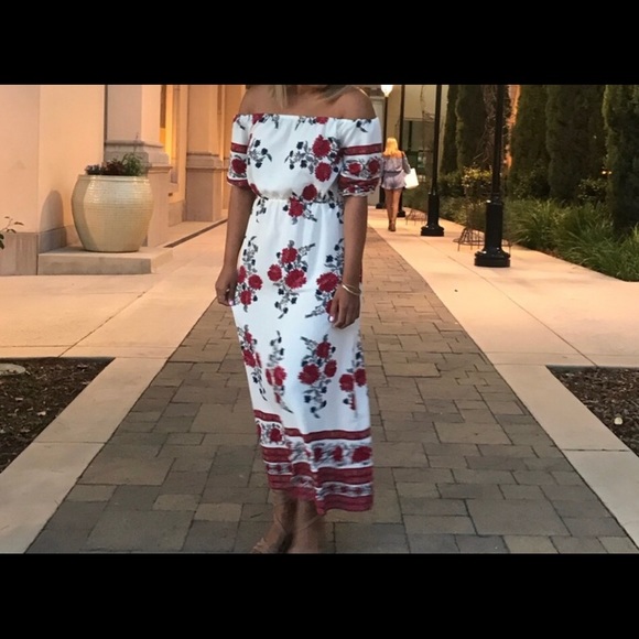 Dresses & Skirts - Off the shoulder white floral dress - Size M
